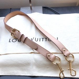 🌸🌸 RETIRED 🌸🌸 Louis Vuitton Adjustable Vachetta Shoulder Strap